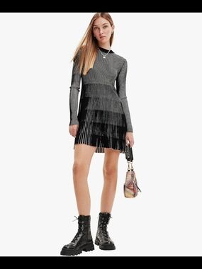 Desigual Venice Pleated Stripe Knit Midi Dress – Black White Size small